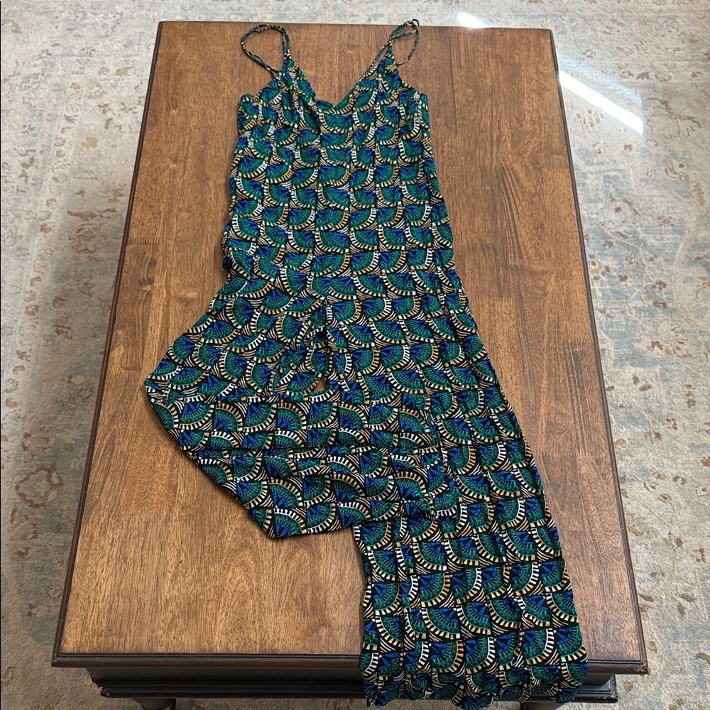 Elegant Patterned Jumpsuit - Picture 4 of 5